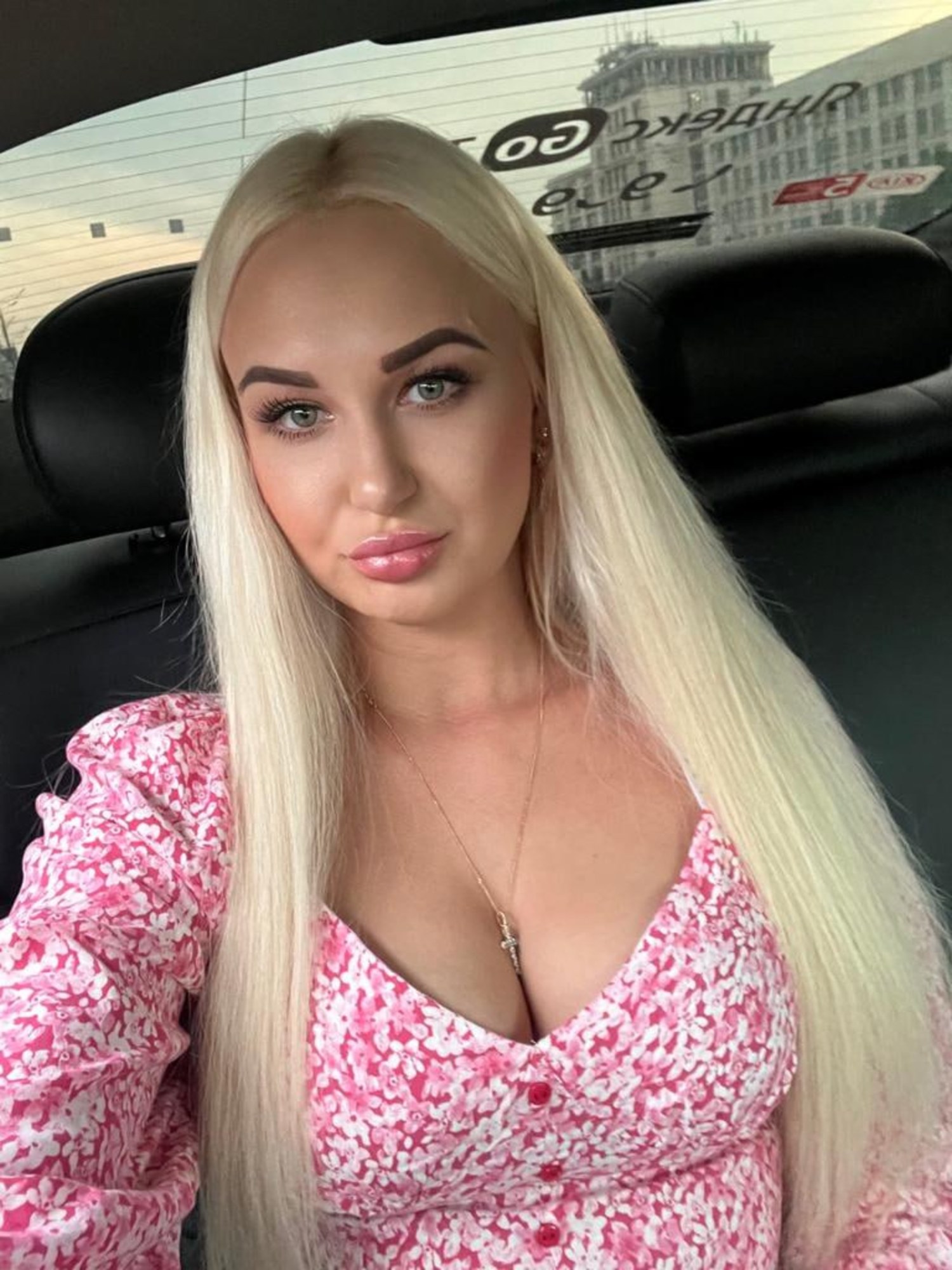 Angelina (093)600-61-31
