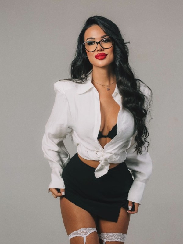 Julia (093)600-61-31